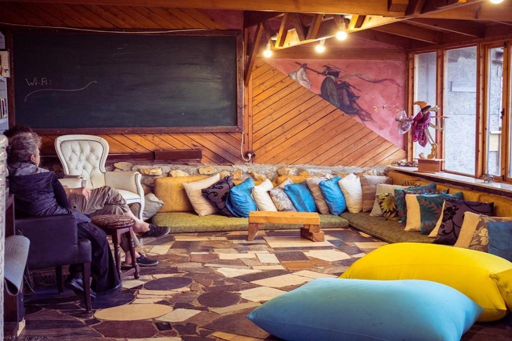 Nomad Hostel Nimrod エクステリア 写真